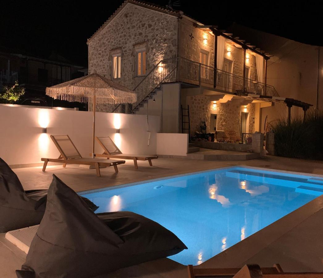 Mangata Suites Homes With Private Pools Spartokhórion Zewnętrze zdjęcie